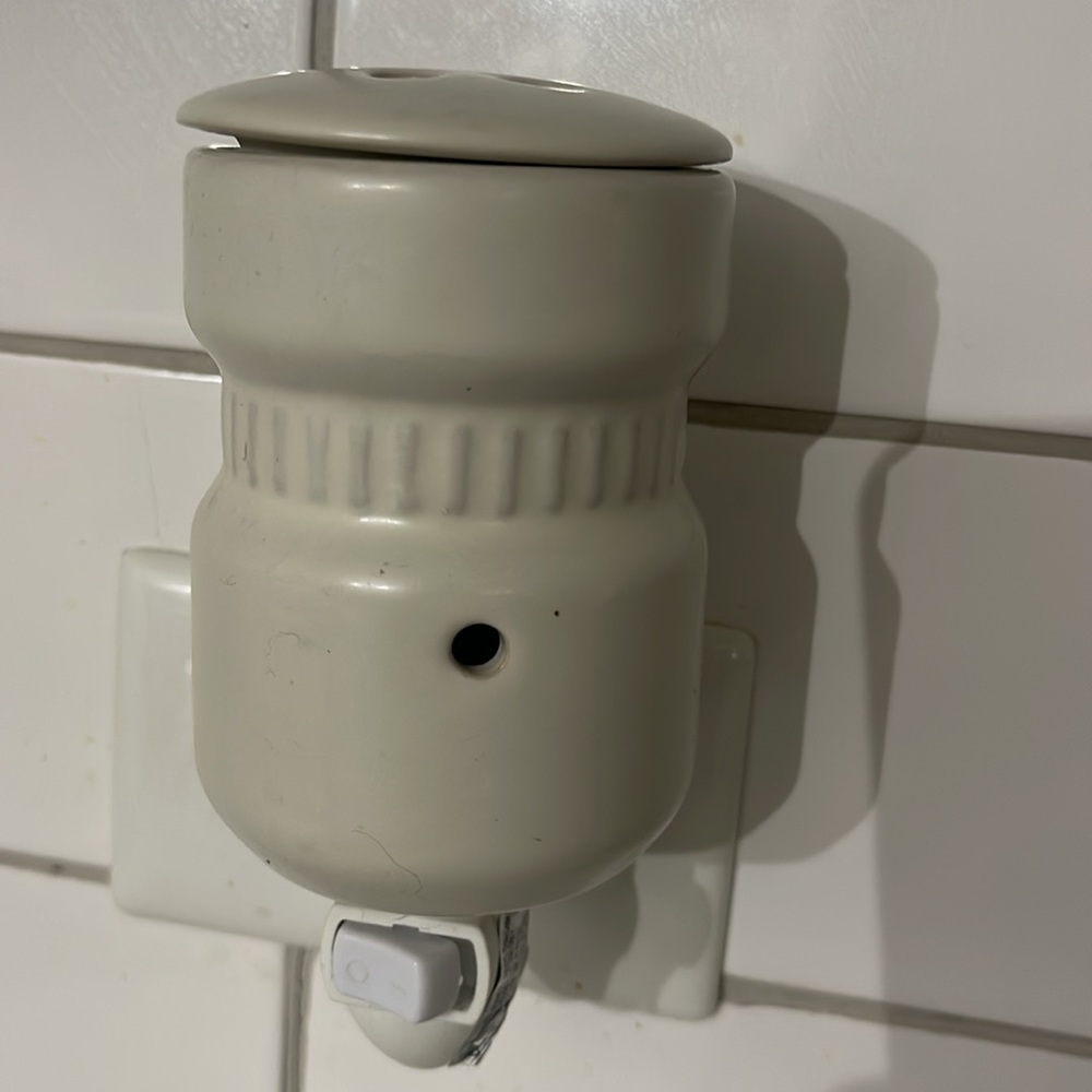 Scentsy Mini-Wax Warmer/Night Light